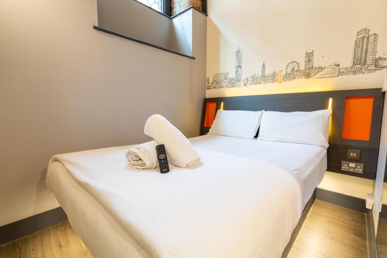 Easyhotel Манчестър Екстериор снимка