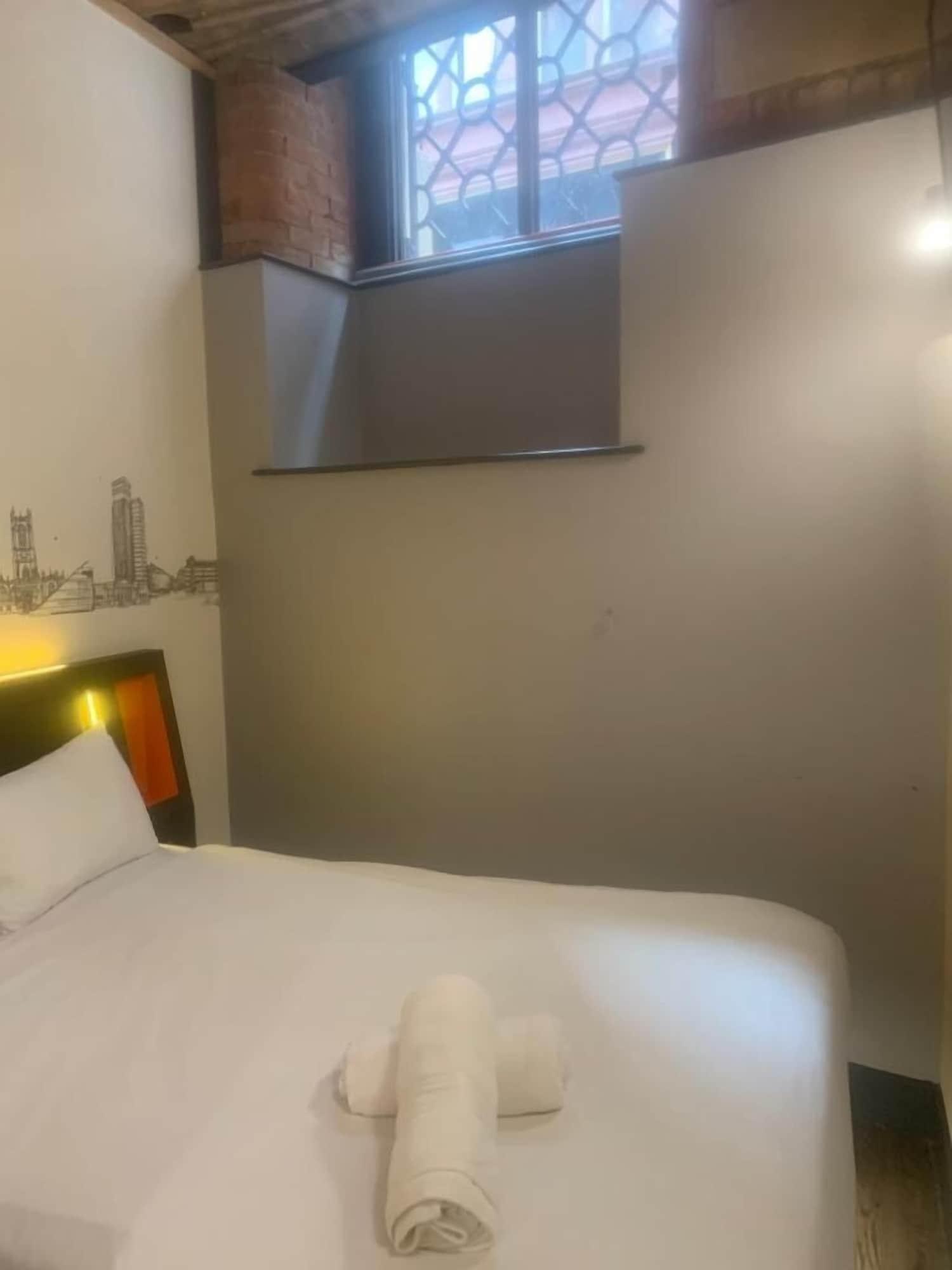 Easyhotel Манчестър Екстериор снимка