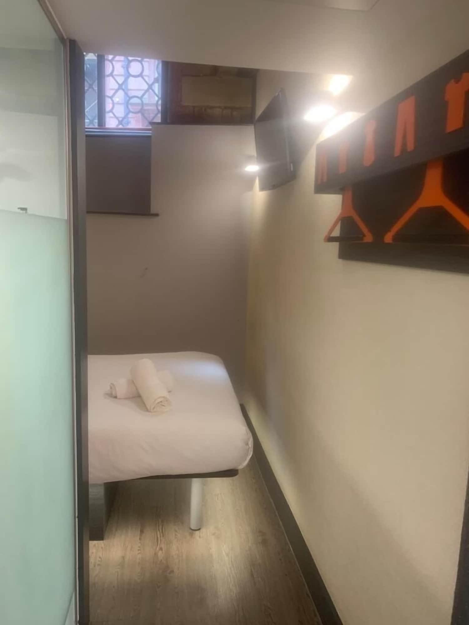Easyhotel Манчестър Екстериор снимка