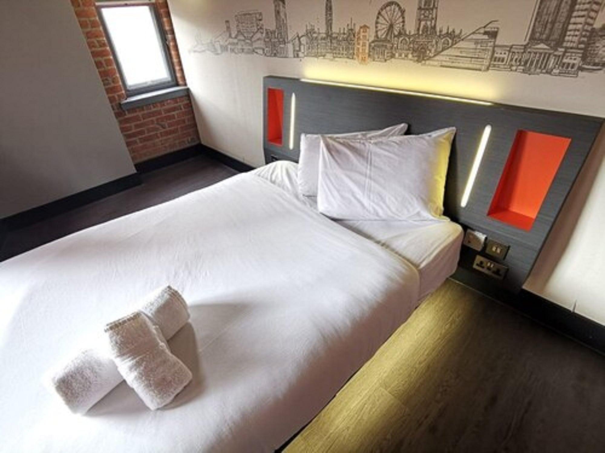 Easyhotel Манчестър Екстериор снимка