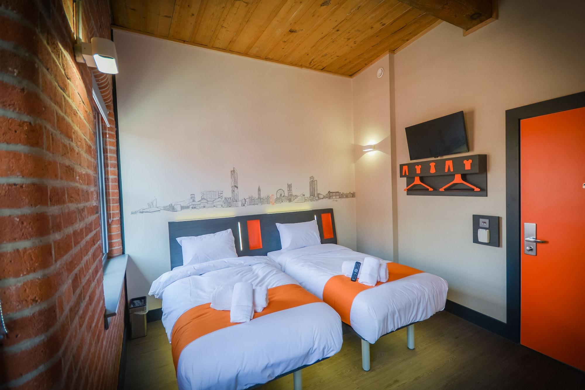 Easyhotel Манчестър Екстериор снимка