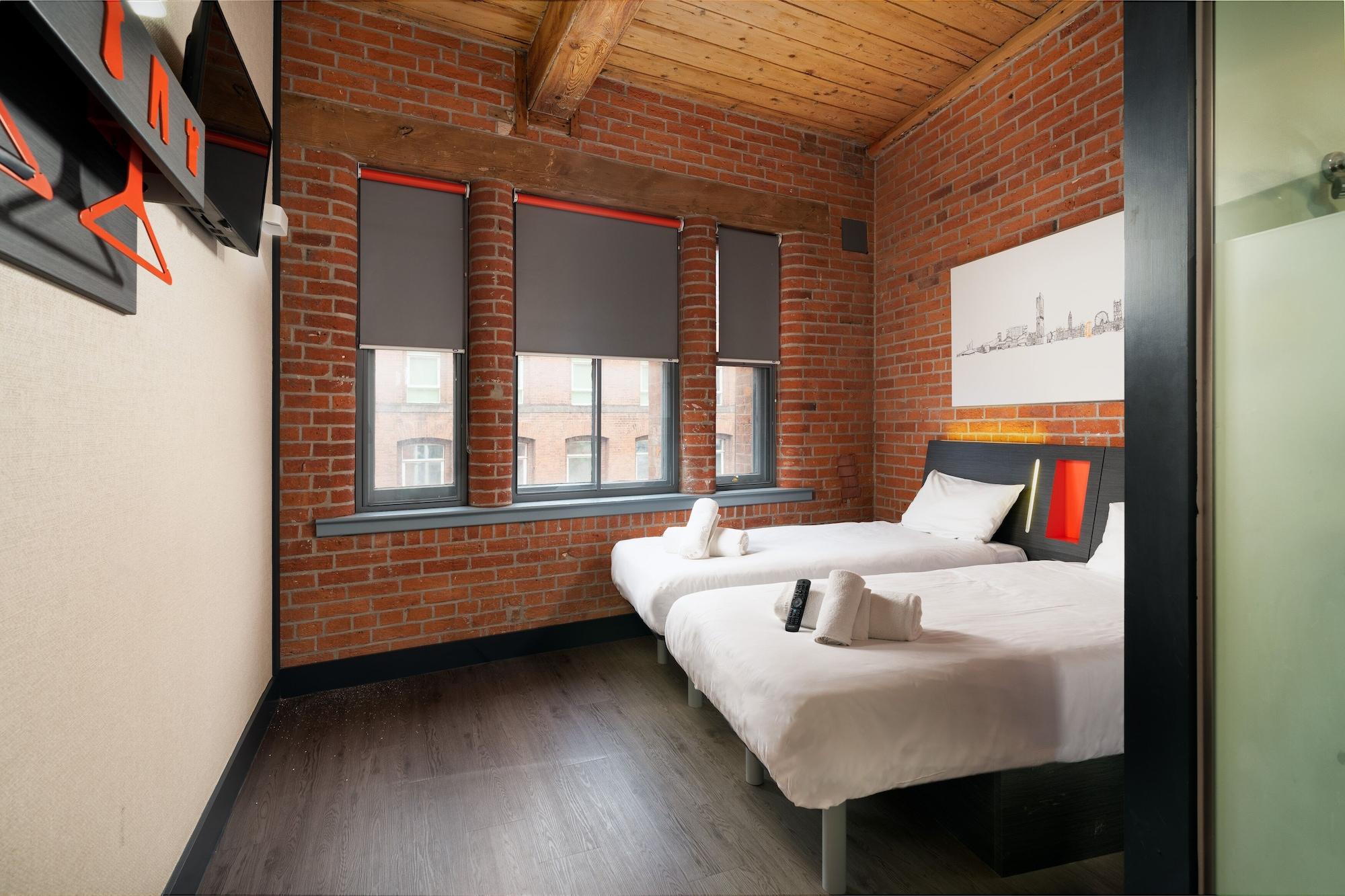 Easyhotel Манчестър Екстериор снимка