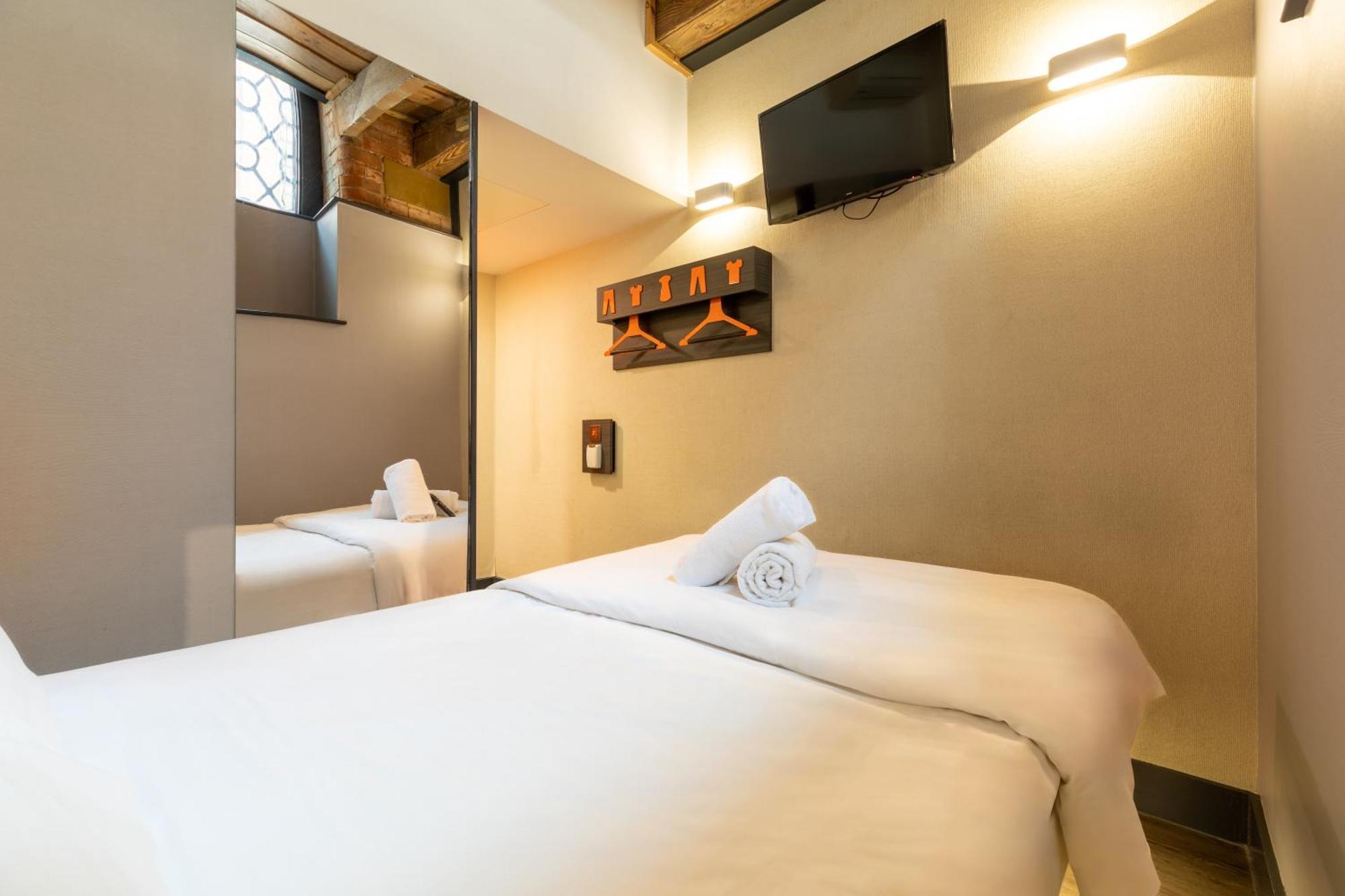 Easyhotel Манчестър Екстериор снимка