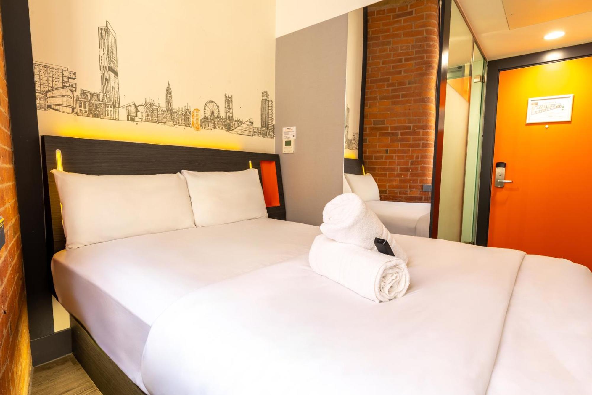 Easyhotel Манчестър Екстериор снимка