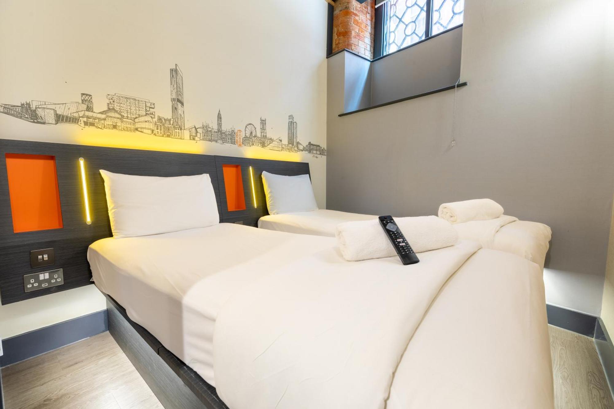 Easyhotel Манчестър Екстериор снимка