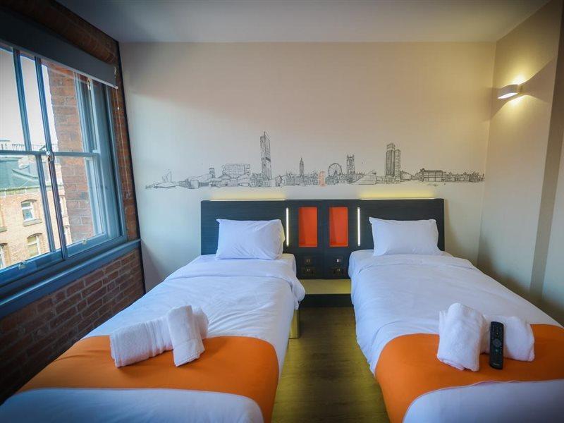 Easyhotel Манчестър Екстериор снимка