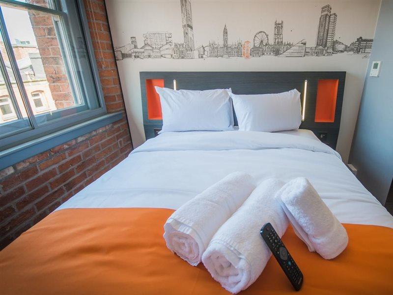Easyhotel Манчестър Екстериор снимка