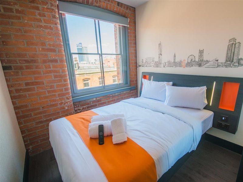 Easyhotel Манчестър Екстериор снимка